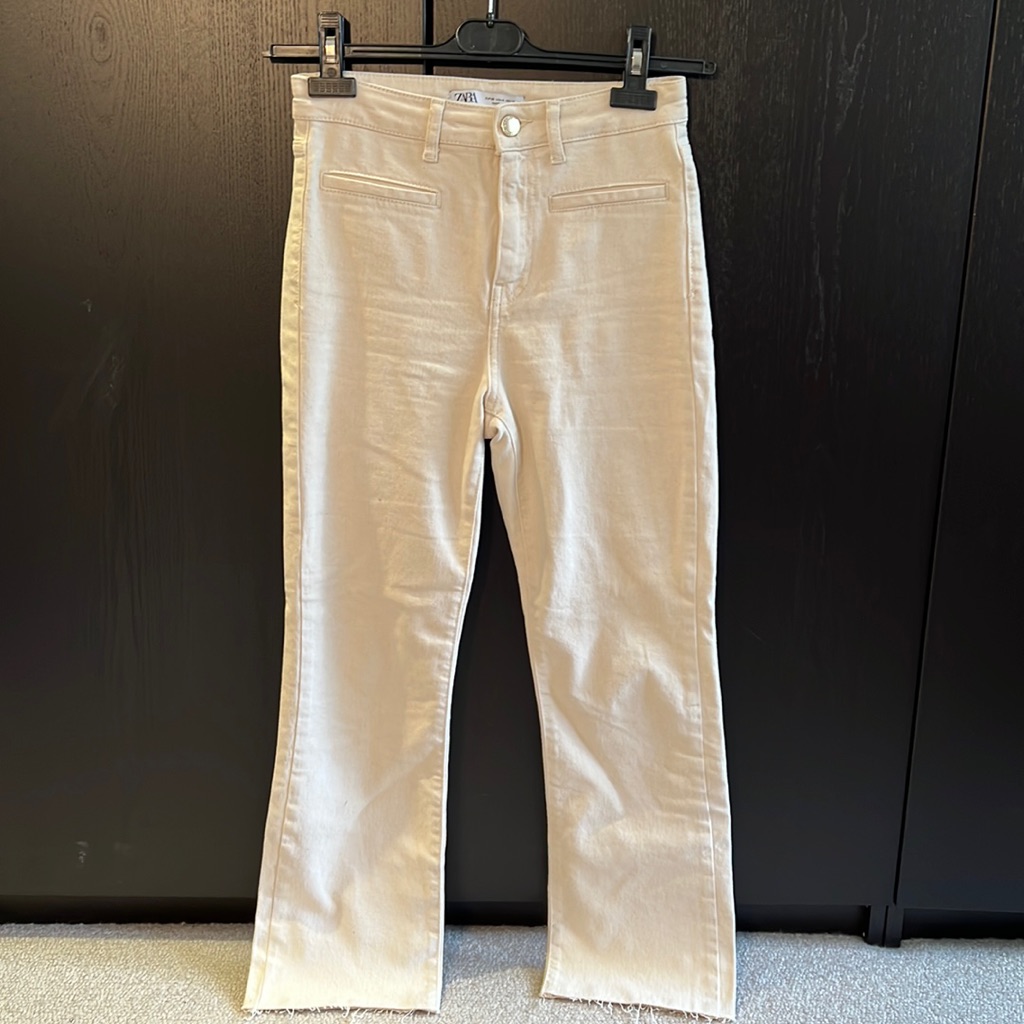 Womens Zara Stone High Rise Straight Leg Cropped Jeans Size 4.